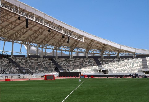 Asiento plegable CHRONOS para instalaciones deportivas, estadios y arenas multiuso